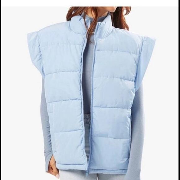 We Wore What Puffer Jacket with Removable Sleeves Oversized Size XS Blue New - Picture 2 of 7